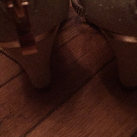 Women’s Ashley Collection Sparkly Heels - Picture 7 of 9